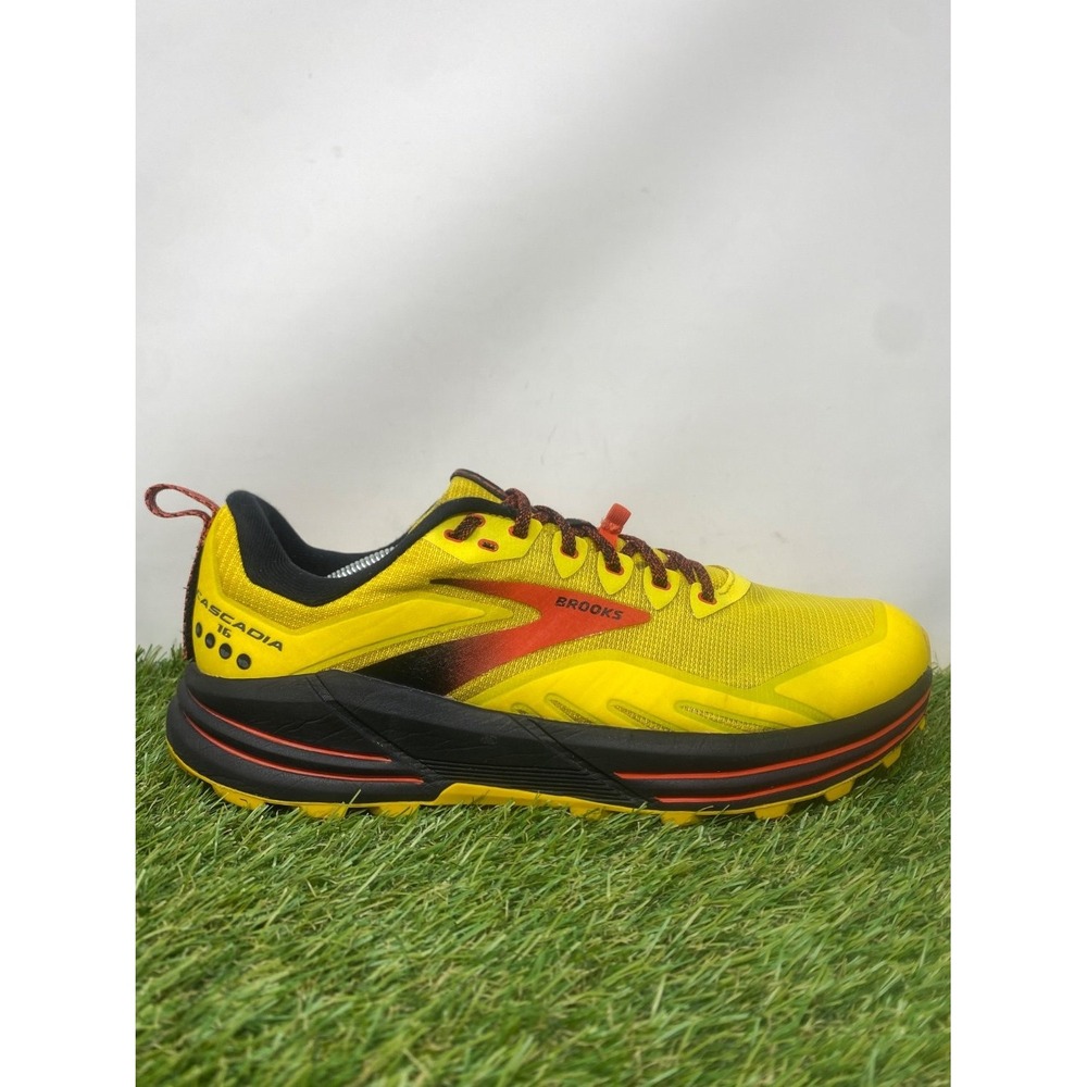 Brooks Cascadia 16 Shoes Men's 11 Yellow Sneakers Hiking Comfort Running Trail